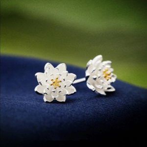 NEW 925 Sterling Silver Lotus Flower Stud Earrings